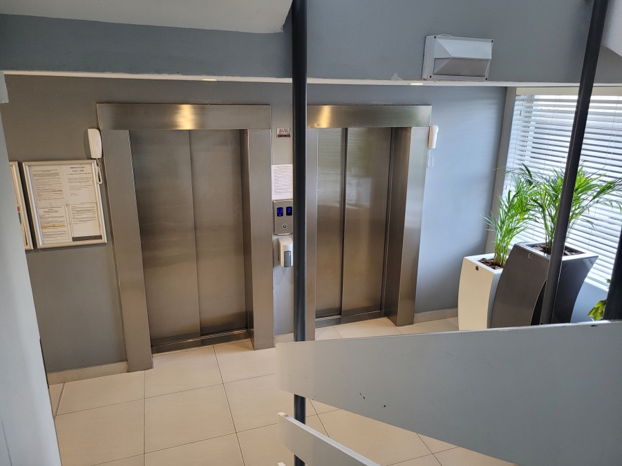 2 Bedroom Property for Sale in Summerstrand Eastern Cape